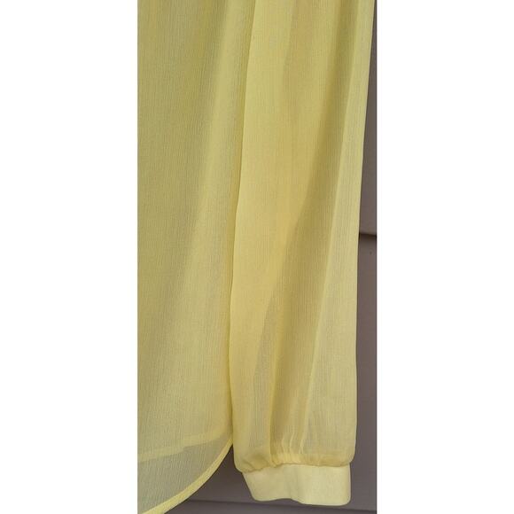 Katherine Barclay Montreal Semi Sheer Crochet Yellow V neck Blouse Size M Easter - Picture 8 of 9